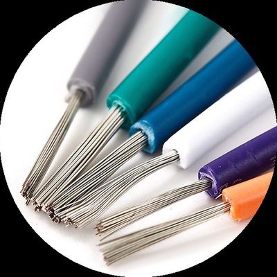 রাসায়নিক প্রতিরোধী এবং উচ্চ তাপমাত্রার অ্যাপ্লিকেশনের জন্য চমৎকার বৈদ্যুতিক নিরোধক সহ নমনীয় পিএফএ লিড তার